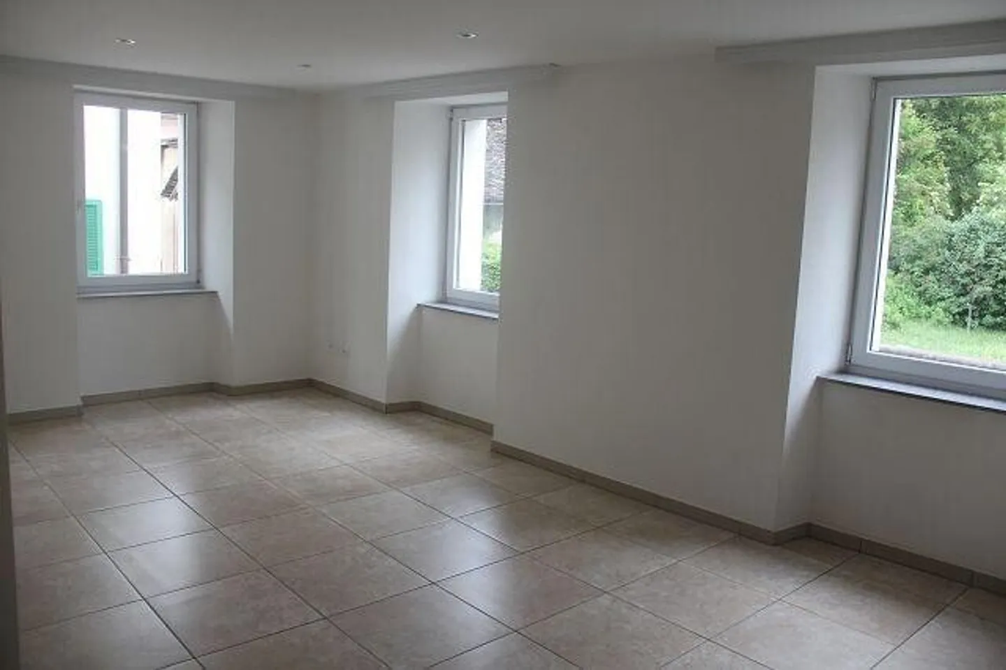 2-room apartment on the 1st floor in the village center - Photo 5 of 12