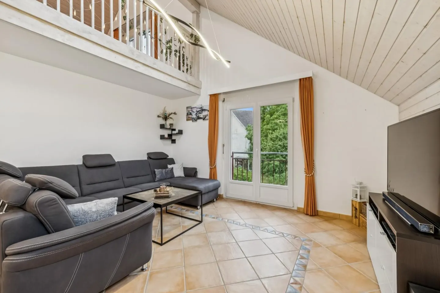 Duplex di 5,5 stanze con grande spazio indipendente - Foto 13 di 13