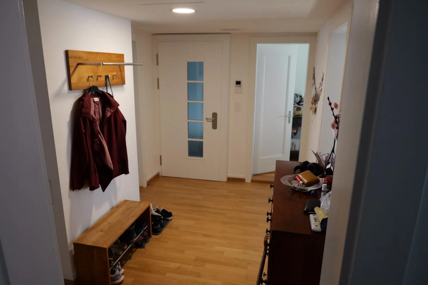 Central, quiet and bright 4-room apartment - Photo 9 of 10