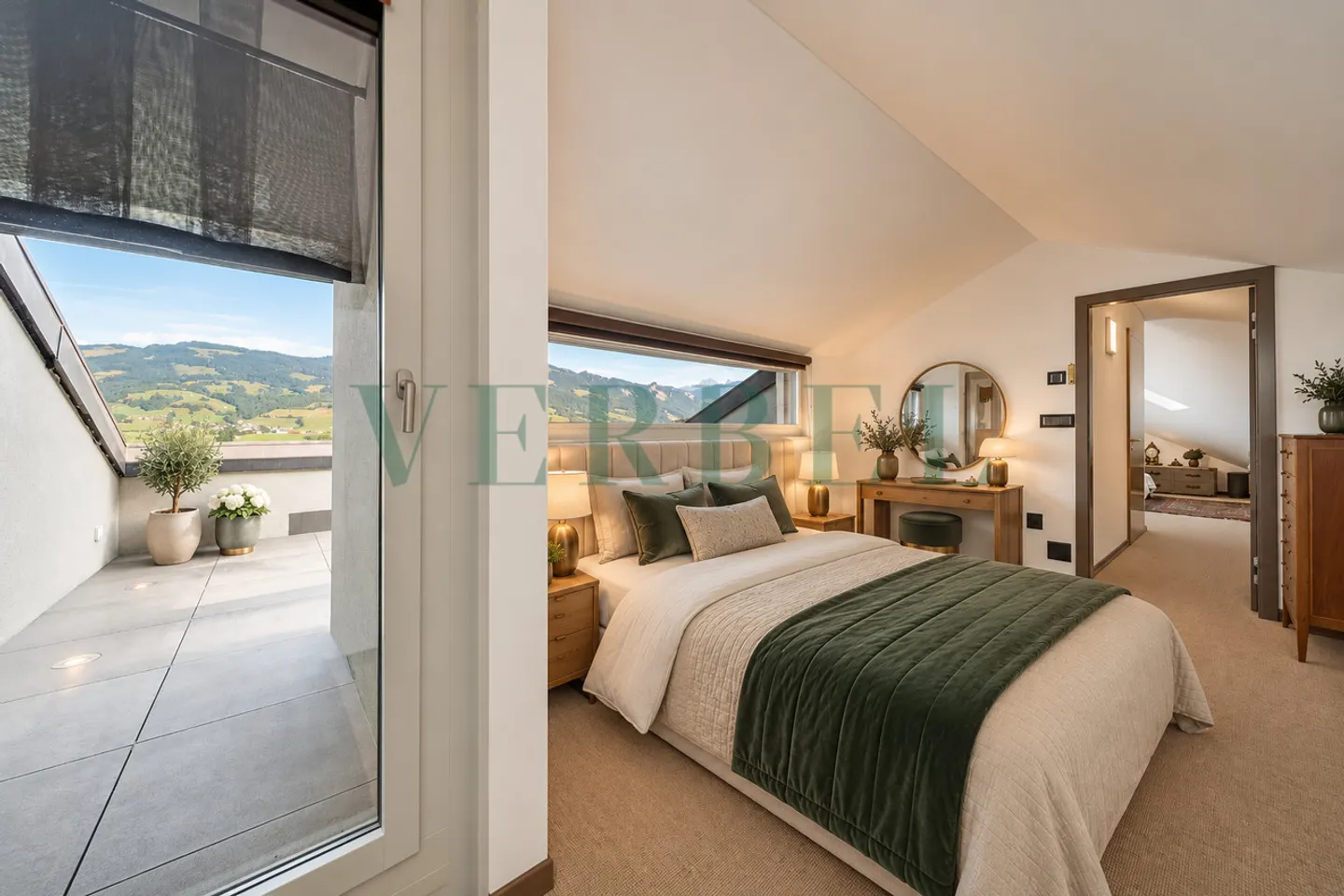 Penthouse duplex with exceptional view of the lake and mountains - Photo 13 of 30