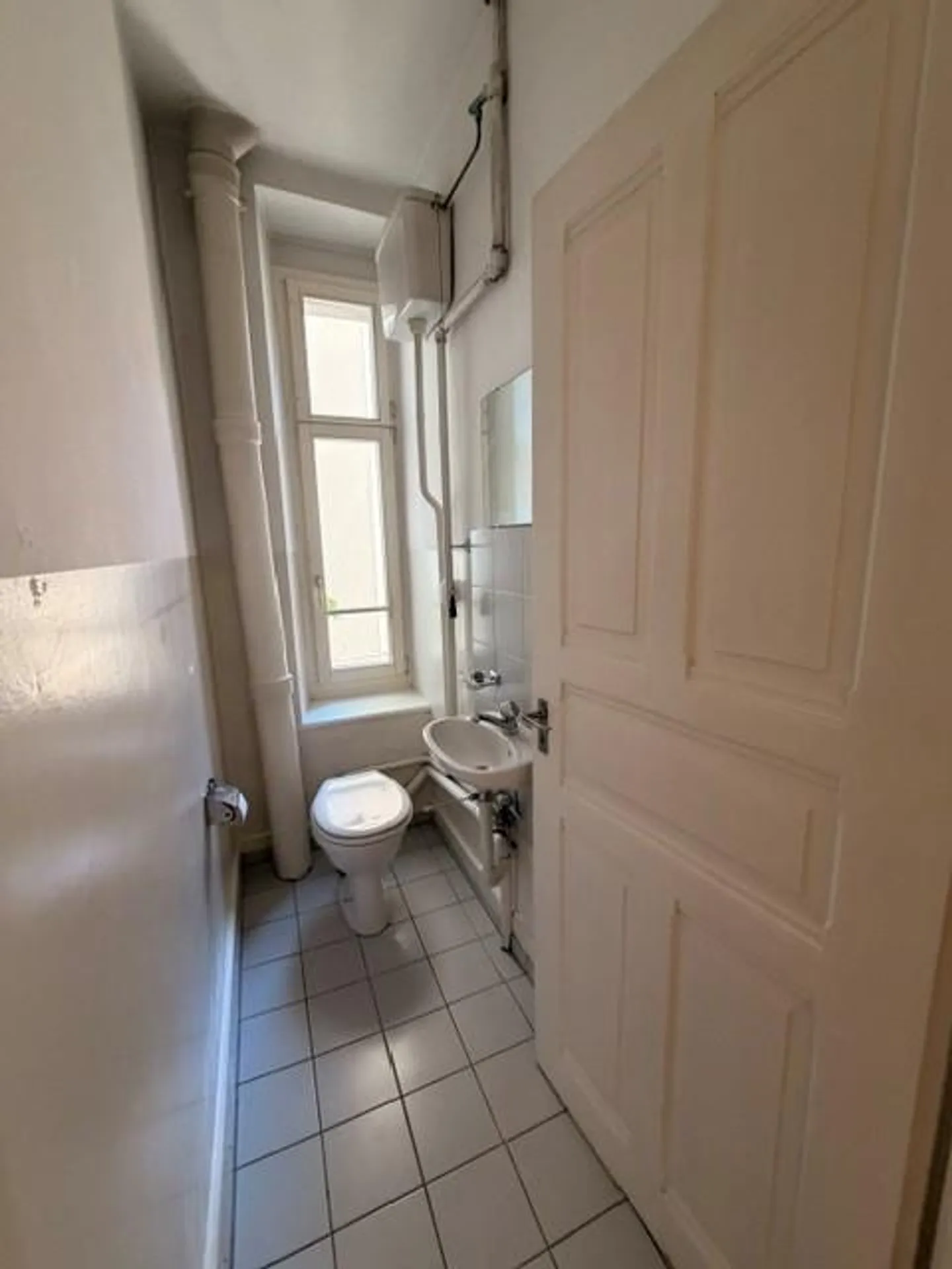 Charming 3-room old building apartment in the heart of the city of Lucerne - Photo 9 of 10