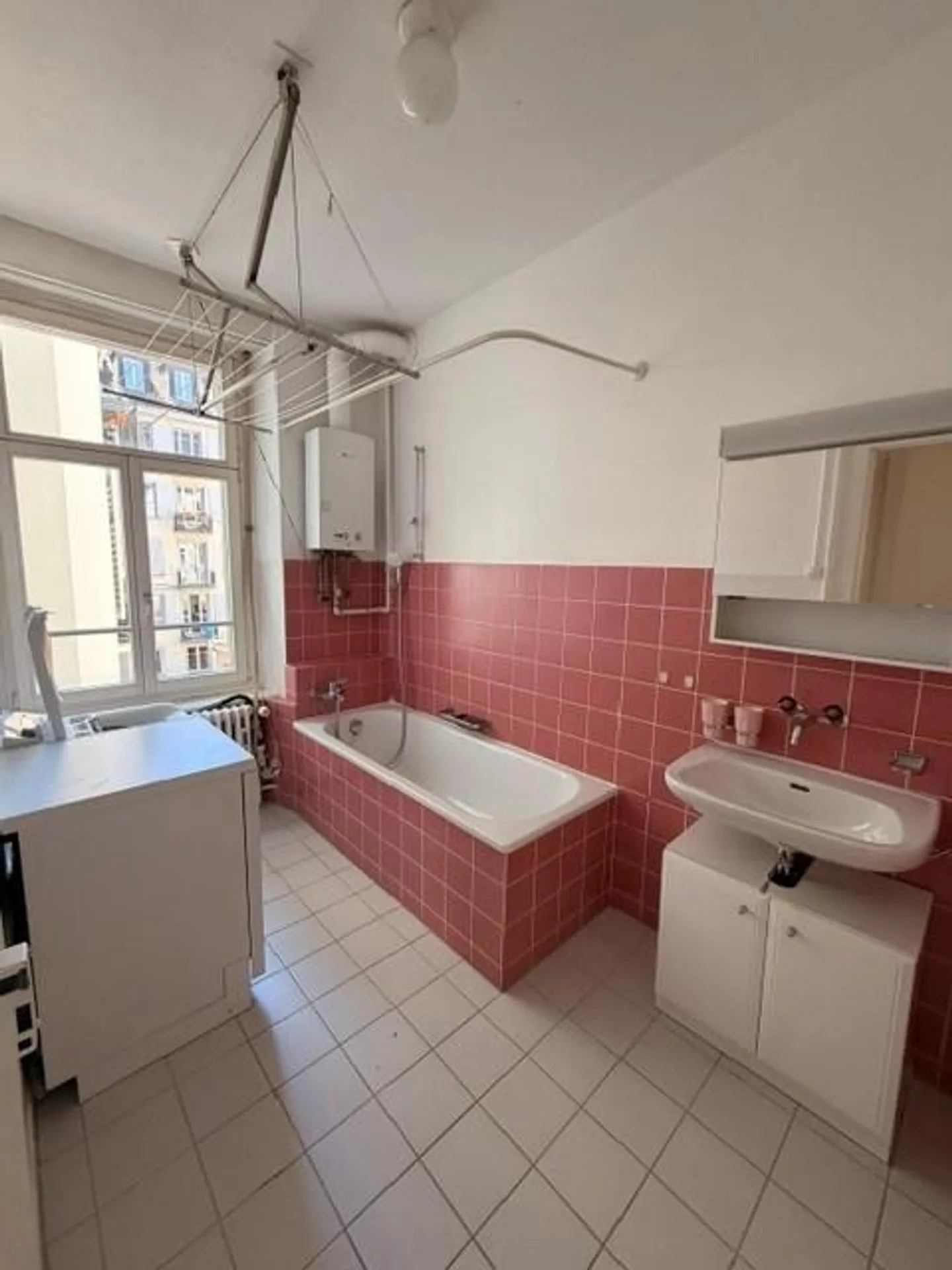 Charming 3-room old building apartment in the heart of the city of Lucerne - Photo 10 of 10