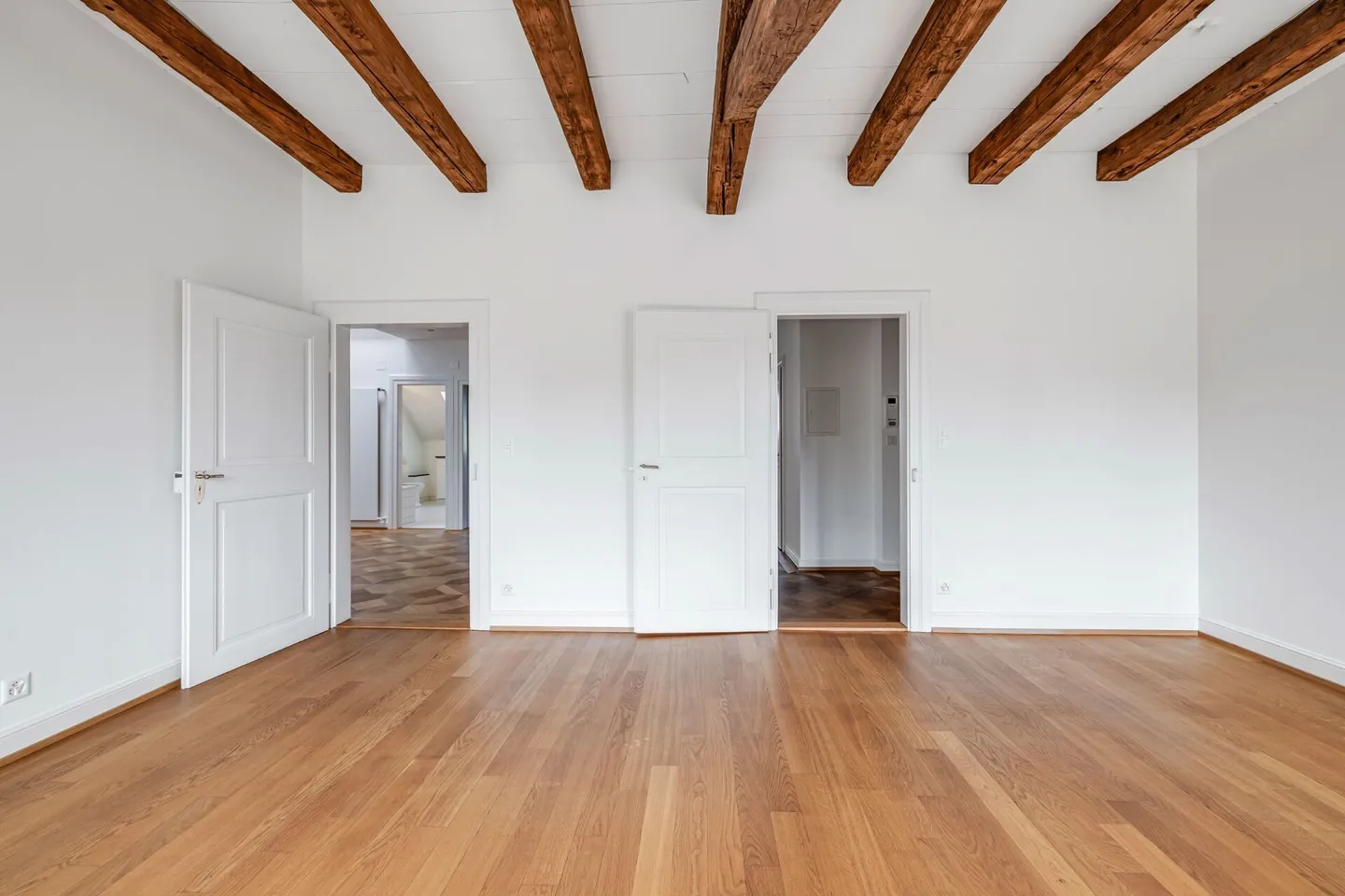 Maisonette-Dachwohnung in un edificio storico della città vecchia di Basilea, incluso un posto auto nell'AEH - Foto 2 di 12