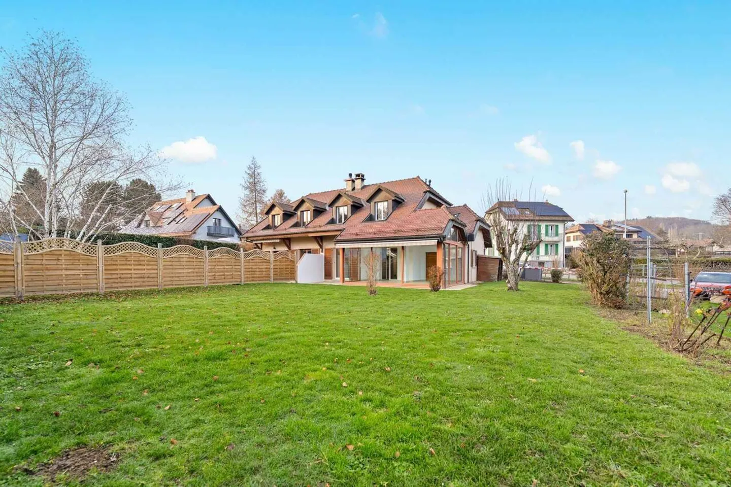 Reihenhaus mit 6 Zimmern - Foto 1 von 12