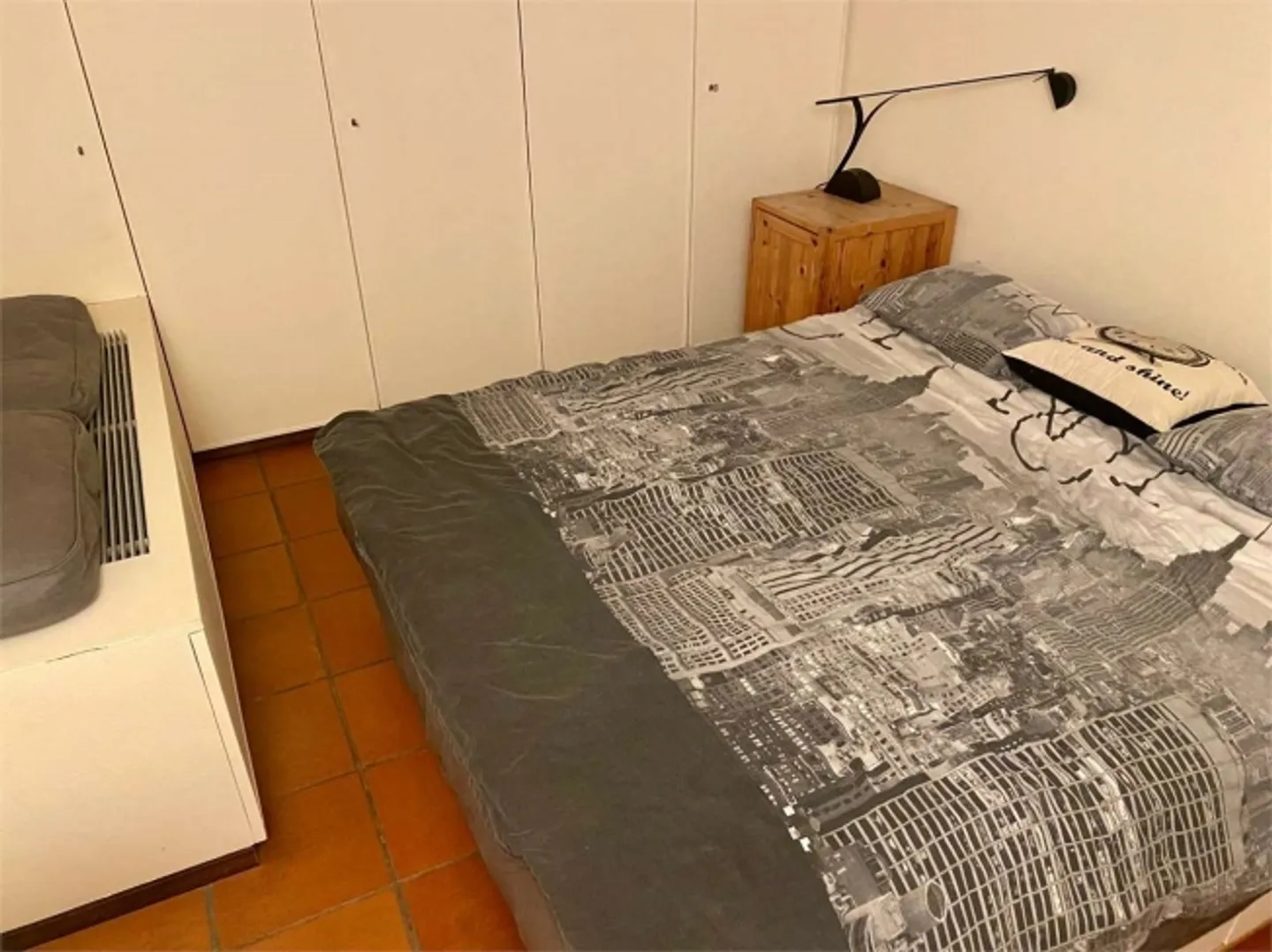 Attico di 3,5 stanze con arredi di alto standing - Foto 10 di 13