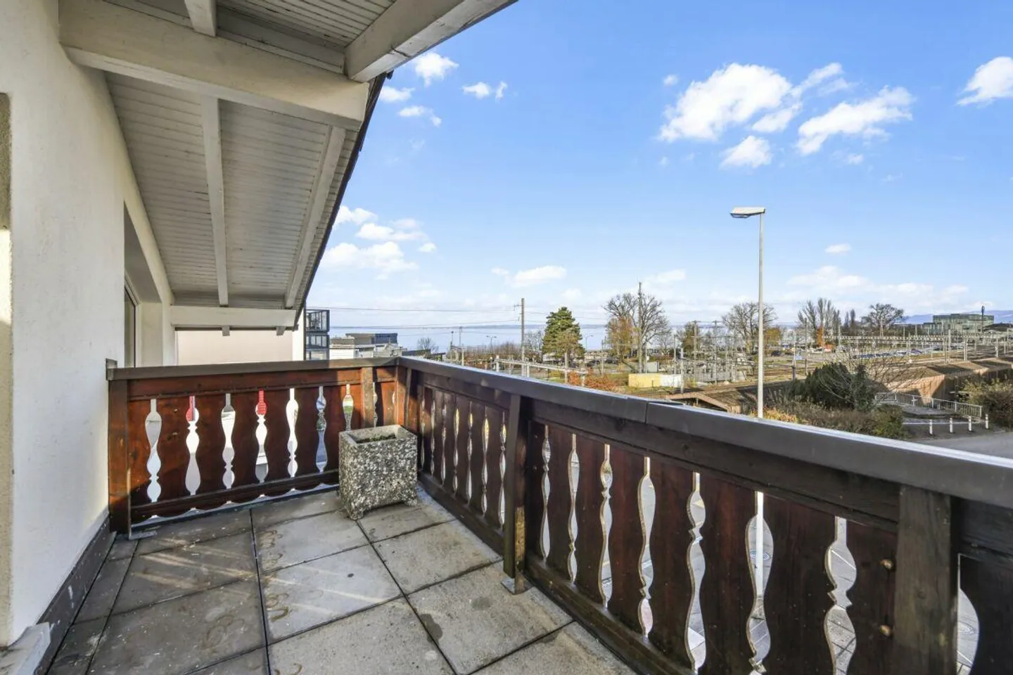 Multifunctional two-family house with generous space offerings - Photo 16 of 30