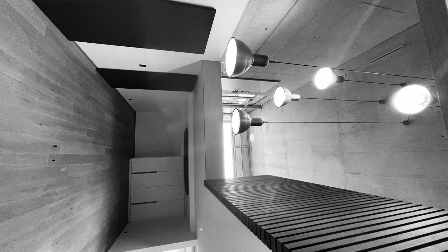 Office condominium in a representative location with high visibility - Photo 7 of 8