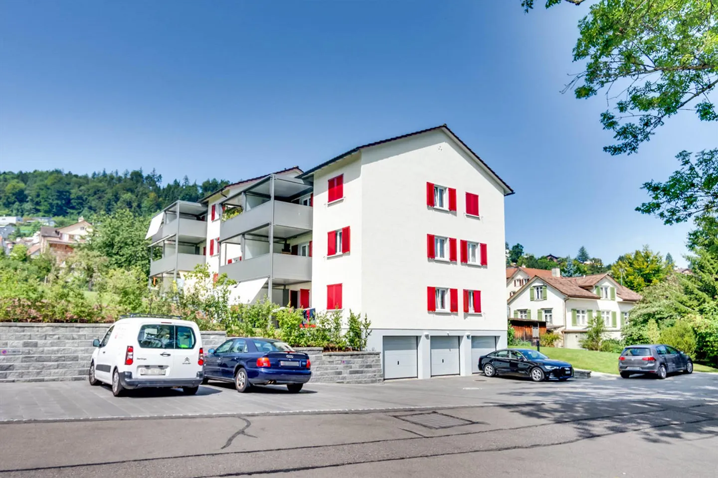 Platz für Ihr Auto - freie  Parkplätze in Oberuzwil! - Foto 1 von 2