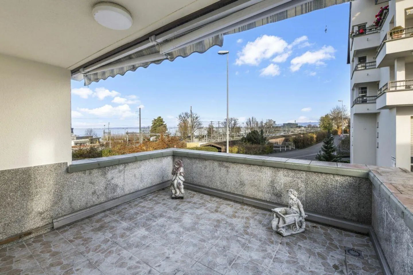 Multifunctional two-family house with generous space offerings - Photo 26 of 30