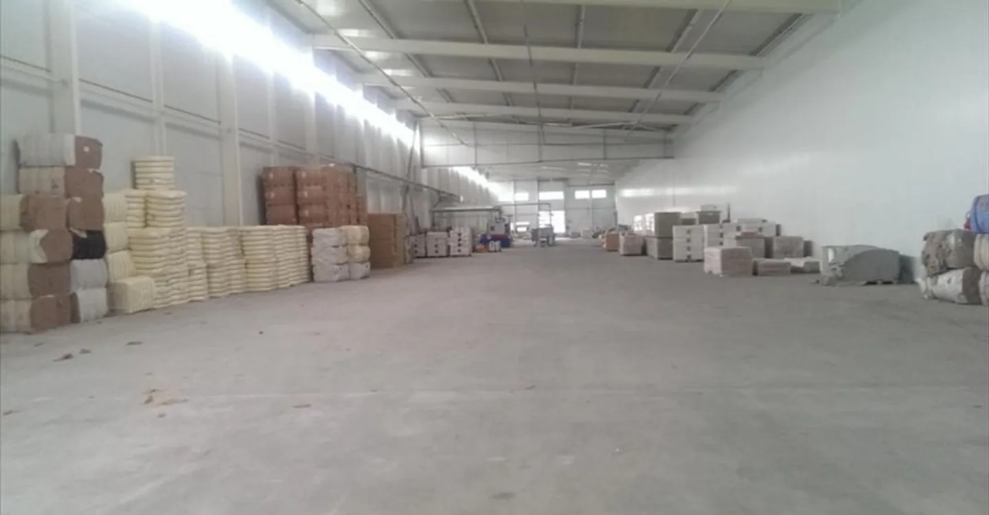 Mixed-use building for rent - Photo 5 of 10