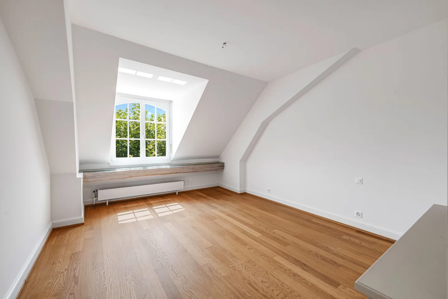 Maisonette-Dachwohnung in un edificio storico della città vecchia di Basilea, incluso un posto auto nell'AEH - Foto 5 di 12