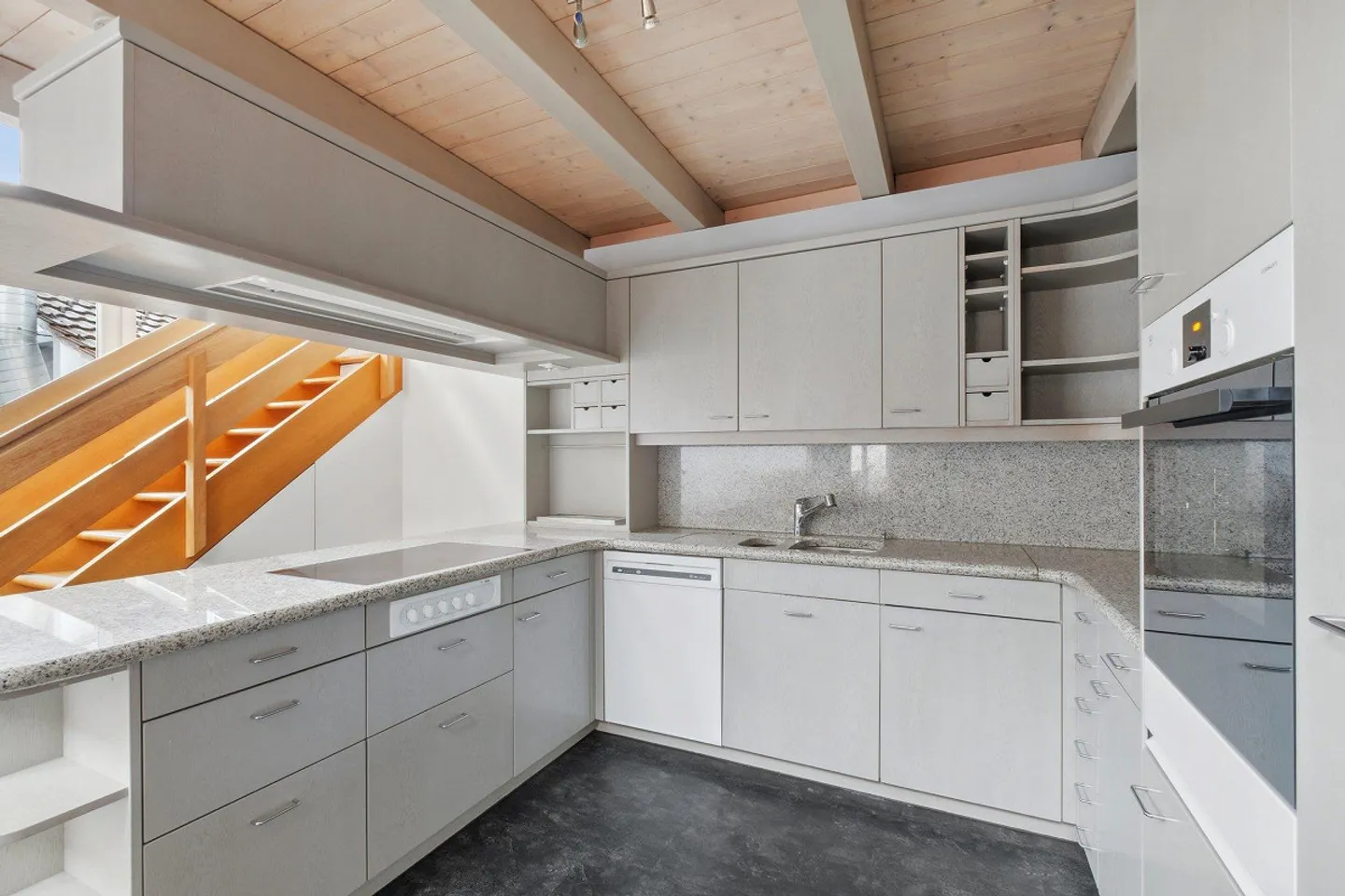 Exclusive old building maisonette apartment in the heart of Langenthal! - Photo 4 of 12