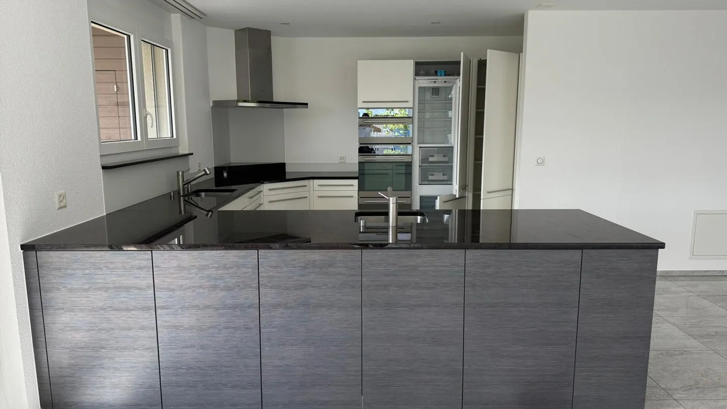 Appartement spacieux et moderne au centre de Gossau - Photo 6 sur 14
