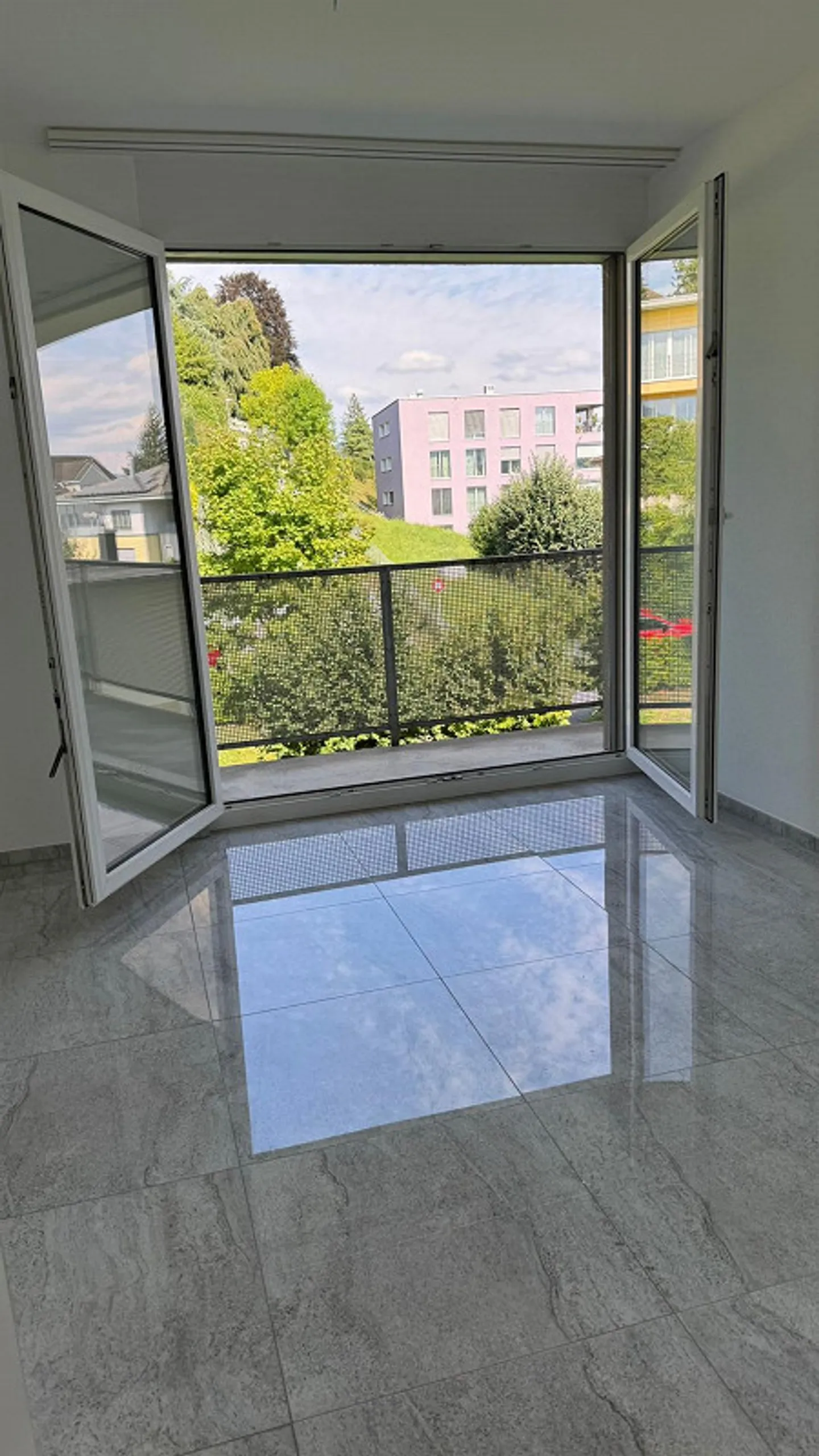 Appartement spacieux et moderne au centre de Gossau - Photo 7 sur 14