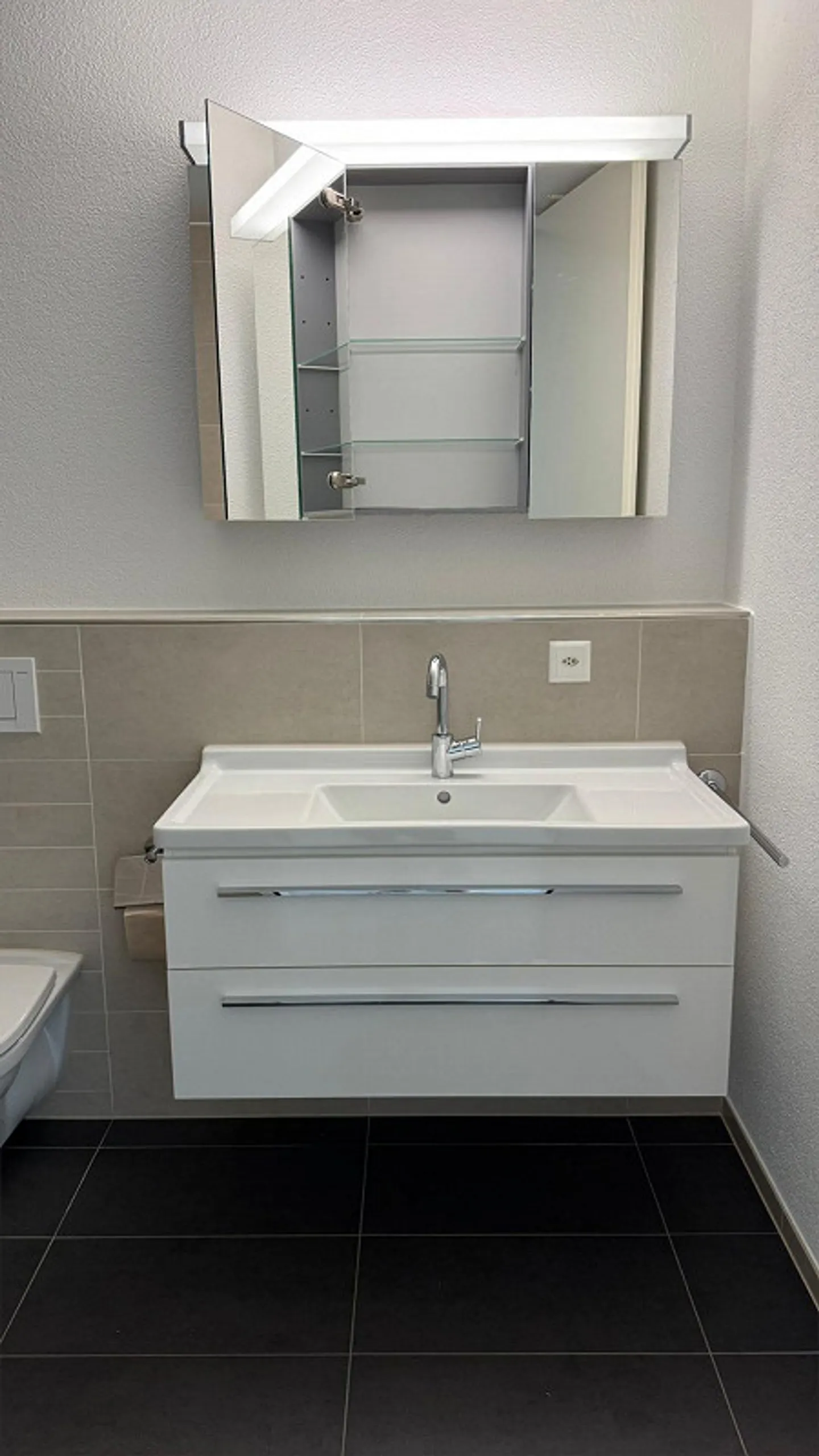 Appartement spacieux et moderne au centre de Gossau - Photo 10 sur 14