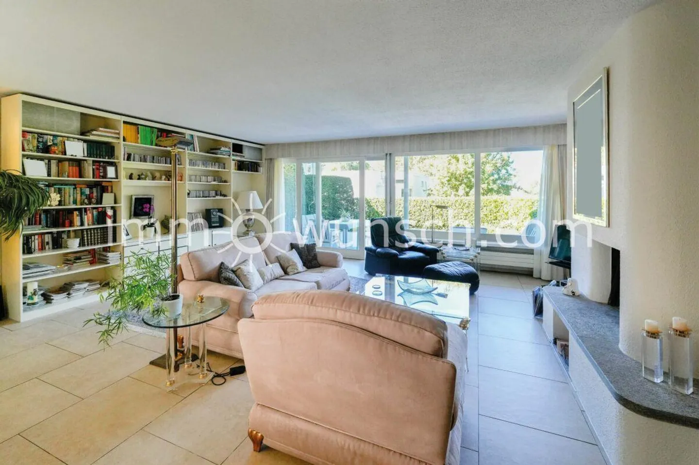 Spacious 7-Room Garden Apartment with House Feeling - Photo 2 of 17