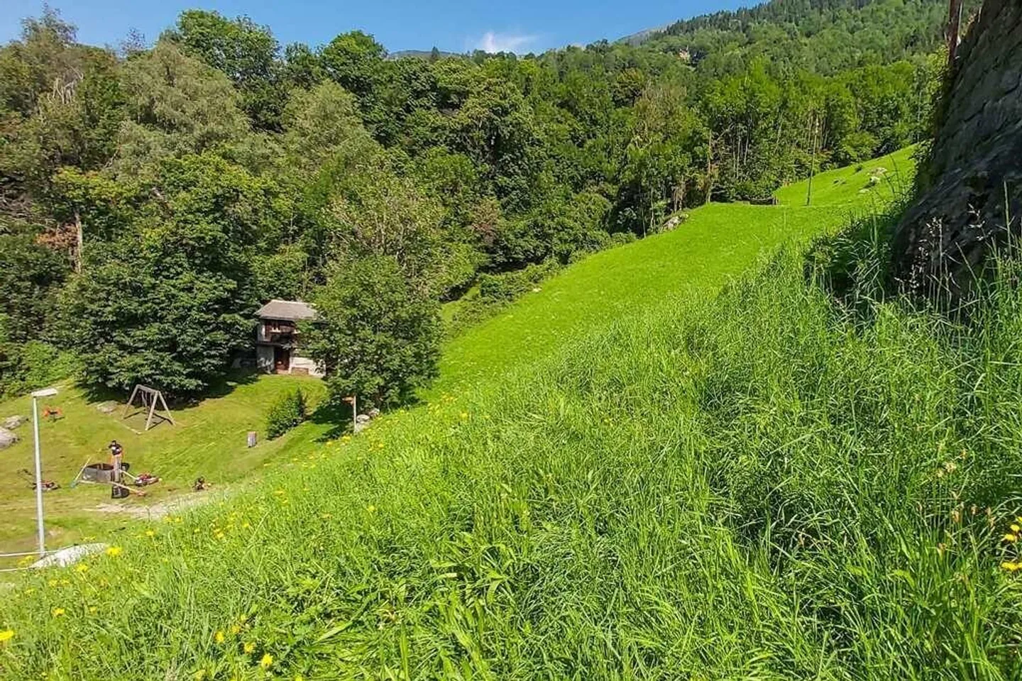 Rustico de 3,5 pièces partiellement rénové avec jardin et belle vue - Photo 11 sur 13