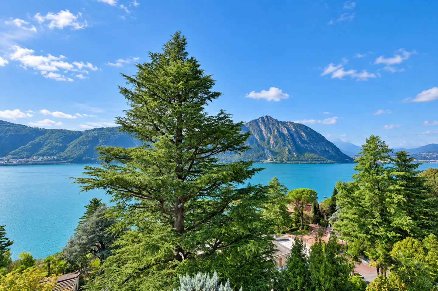 Bright penthouse with a charming view of Lake Lugano - Photo 5 of 15