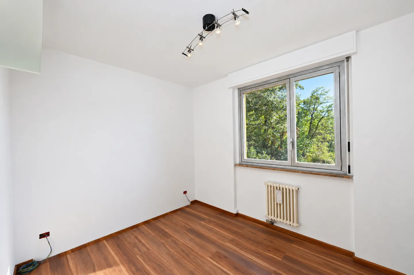 Bright penthouse with a charming view of Lake Lugano - Photo 10 of 15