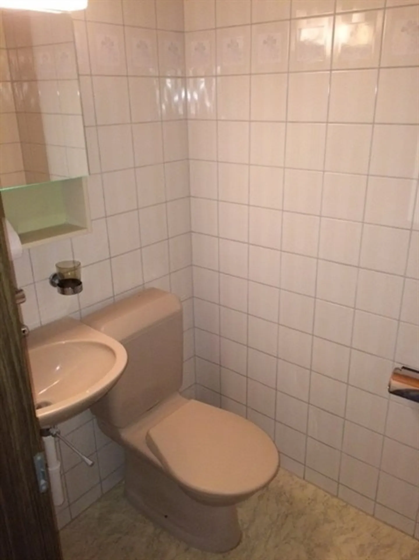 Appartement lumineux de 4 1/2 pièces au rez-de-chaussée avec deux superbes espaces de détente - Photo 8 sur 8