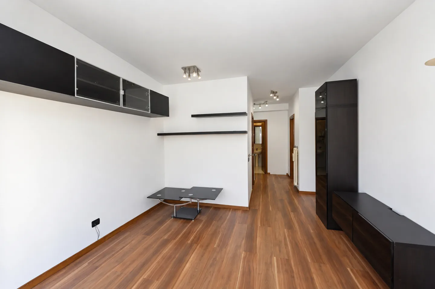 Bright penthouse with a charming view of Lake Lugano - Photo 8 of 15