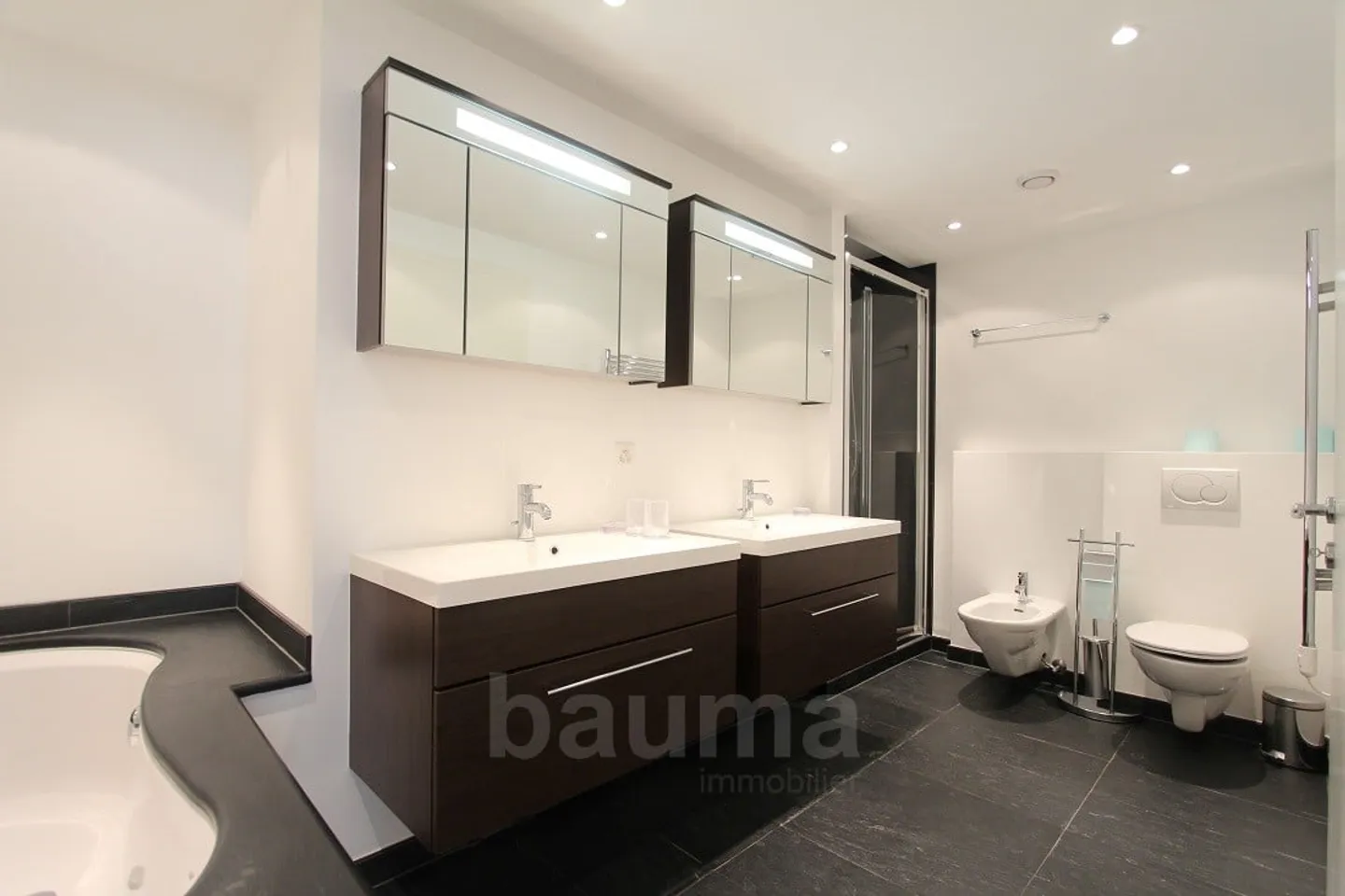 Ampio appartamento di prestigio - Foto 9 di 13