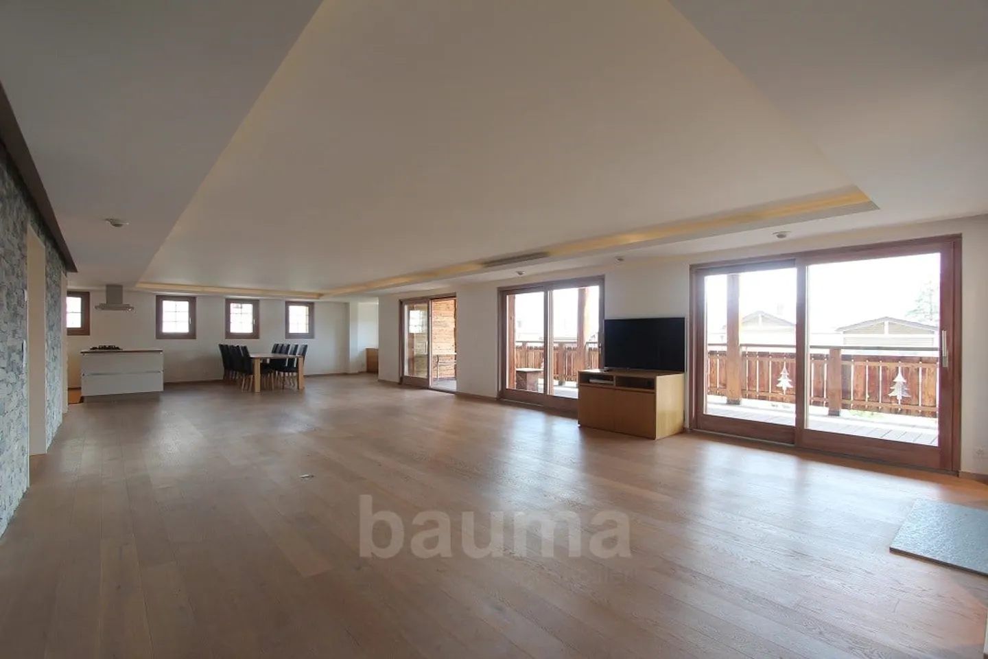 Ampio appartamento di prestigio - Foto 2 di 13