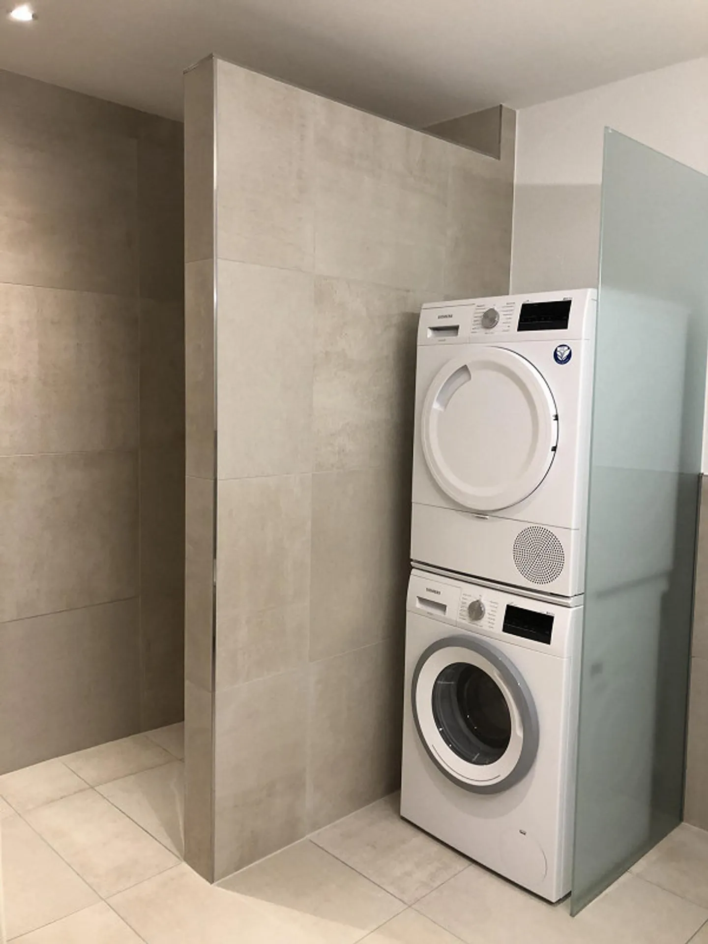 Appartamento luminoso e moderno con grande balcone - Foto 7 di 7