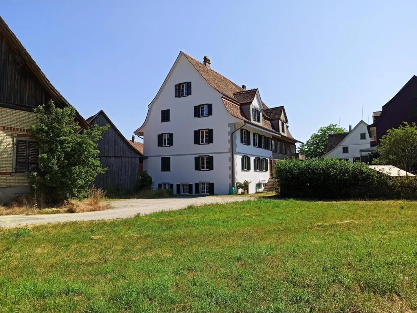 3.5-Zimmer-Wohnung an zentraler Lage - Foto 1 von 10