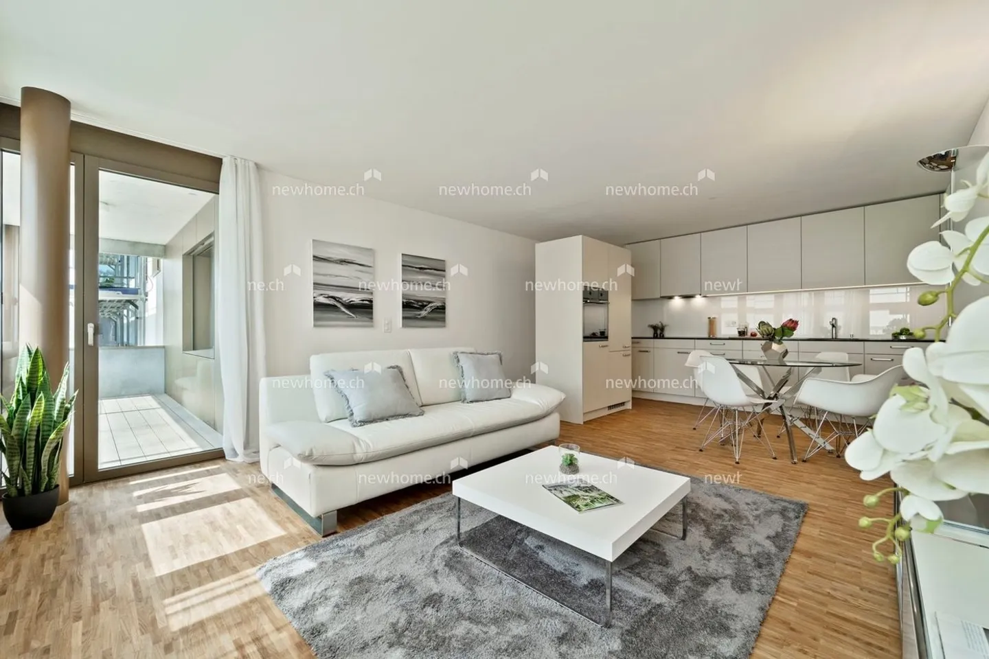 Attractive Living in the White Tower - Photo 1 of 8