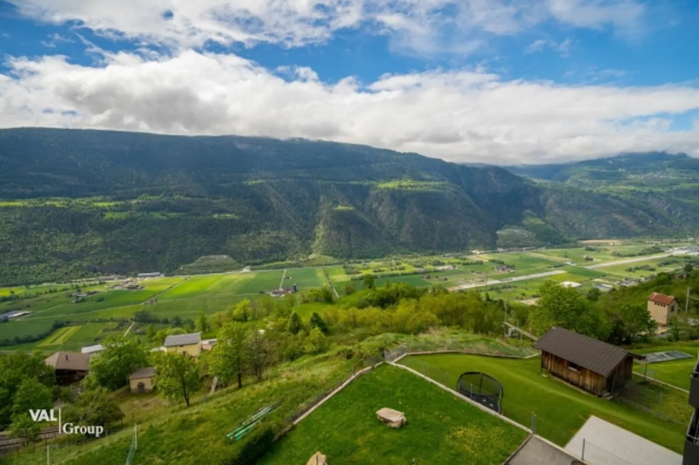 Appartement duplex lumineux à louer avec grand balcon et vue sur la montagne - Photo 11 sur 16