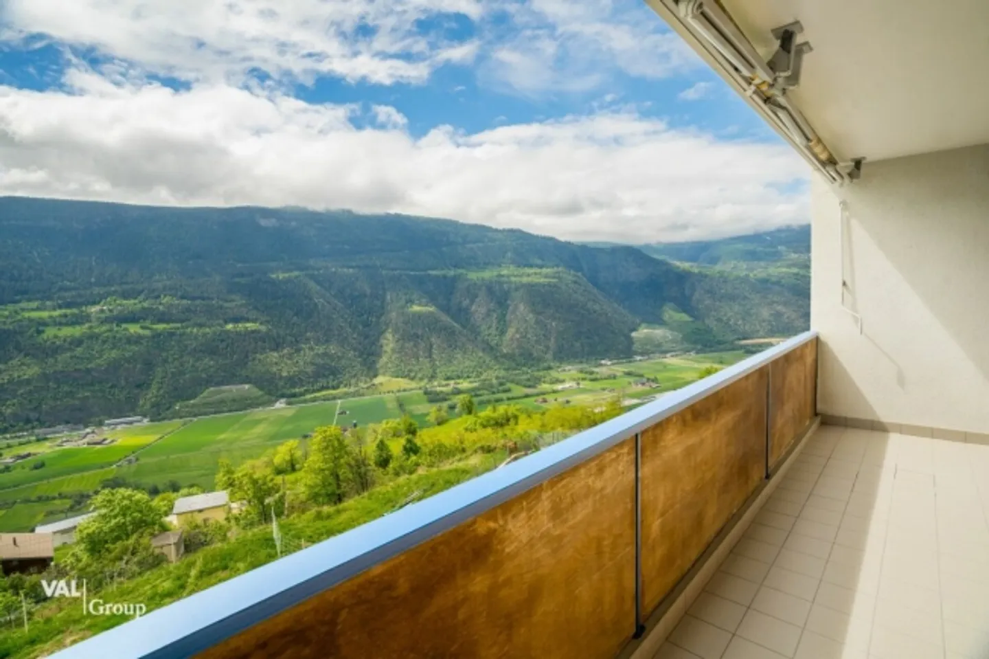 Appartement duplex lumineux à louer avec grand balcon et vue sur la montagne - Photo 12 sur 16