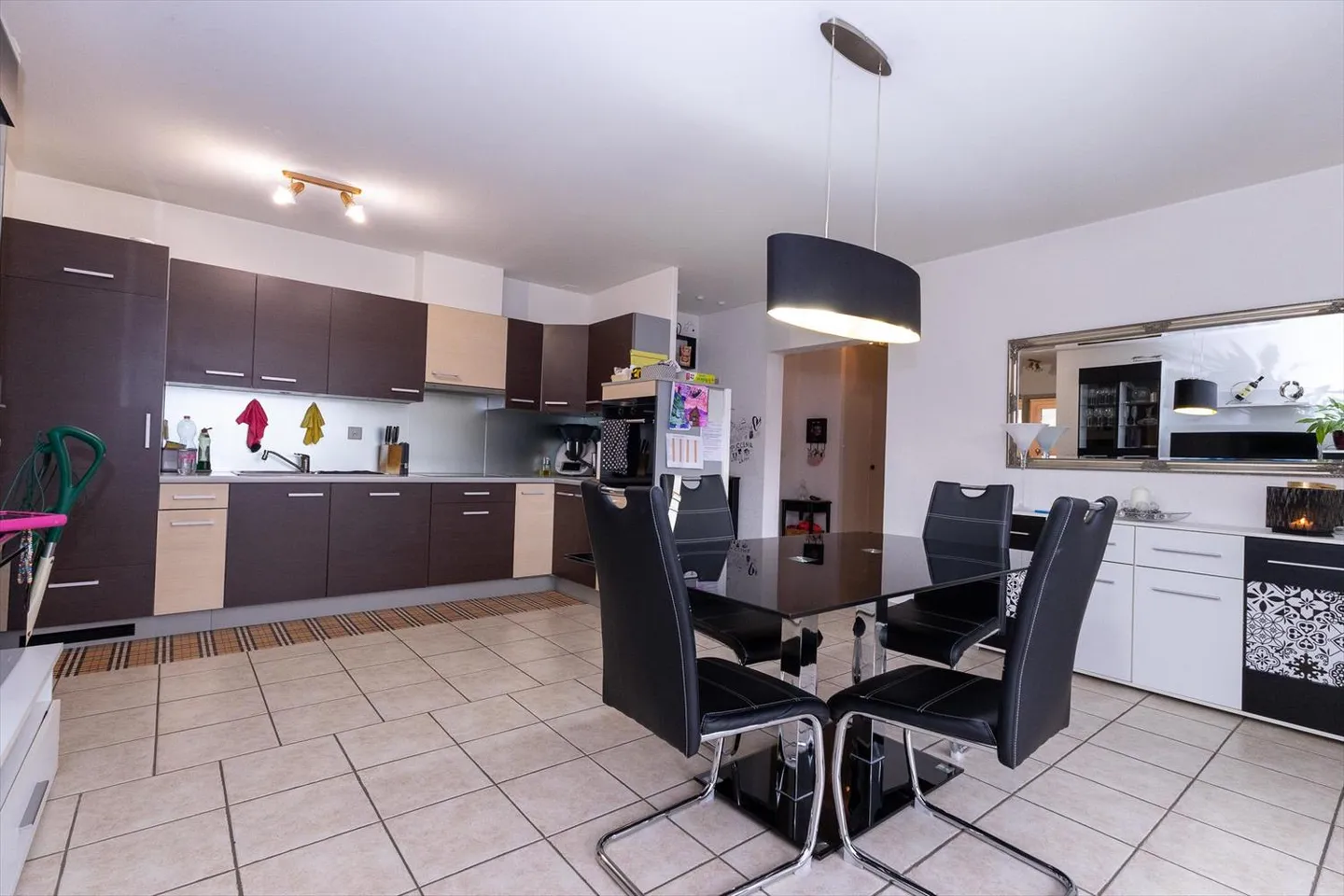 Large 3.5 Room Apartment of 100 m² with Garden – Near Crans-Montana - Photo 4 of 11