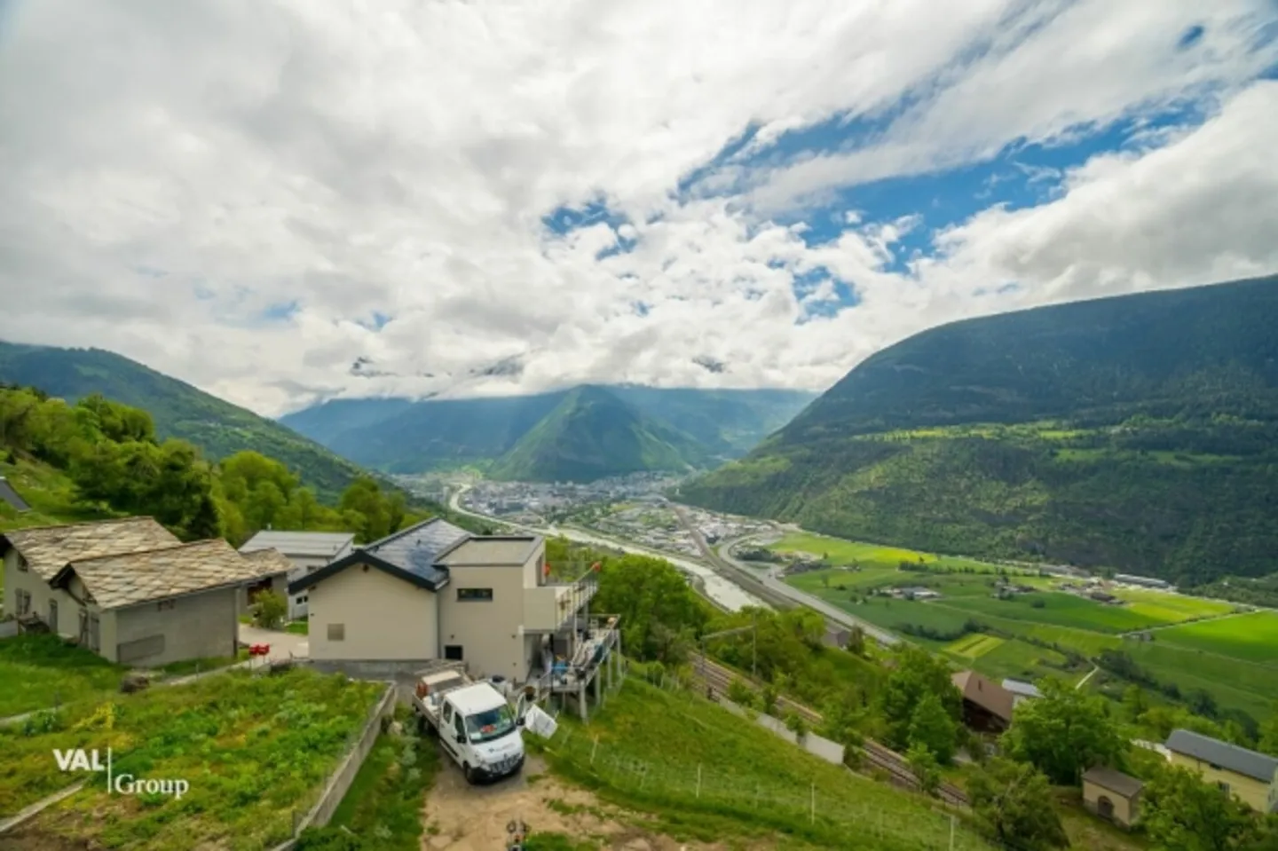 Appartement duplex lumineux à louer avec grand balcon et vue sur la montagne - Photo 16 sur 16