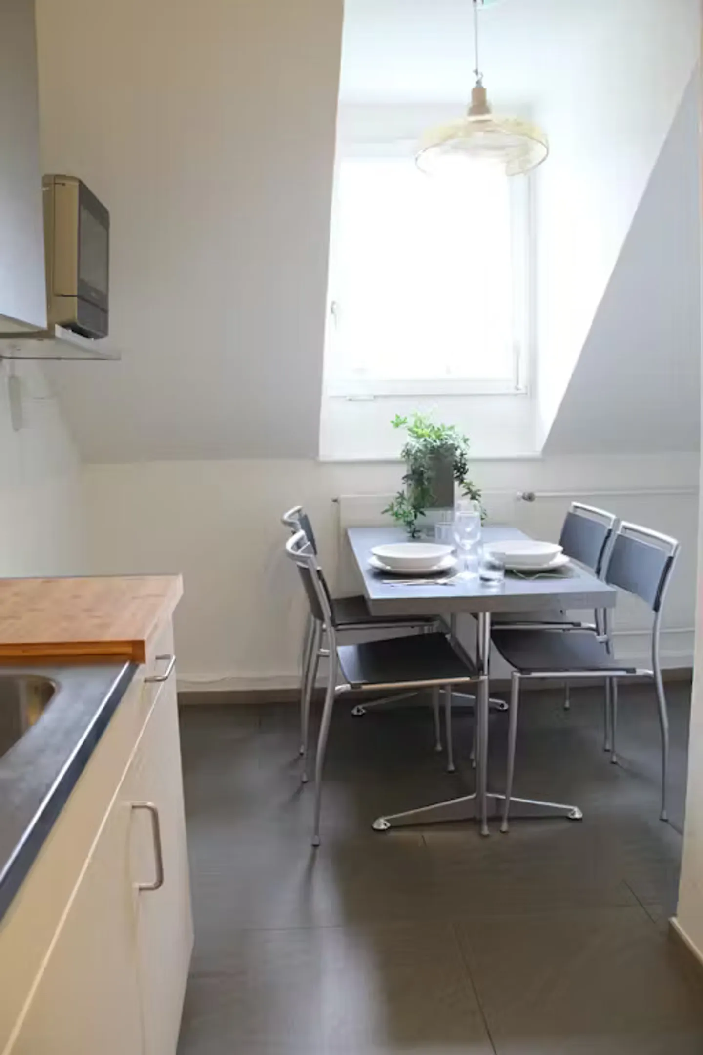 Modern Apartment in Basel - Photo 9 of 10