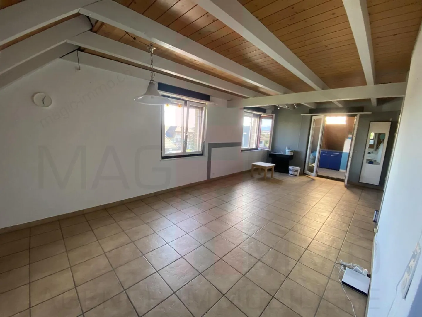 Duplex apartment with balcony - Photo 2 of 9