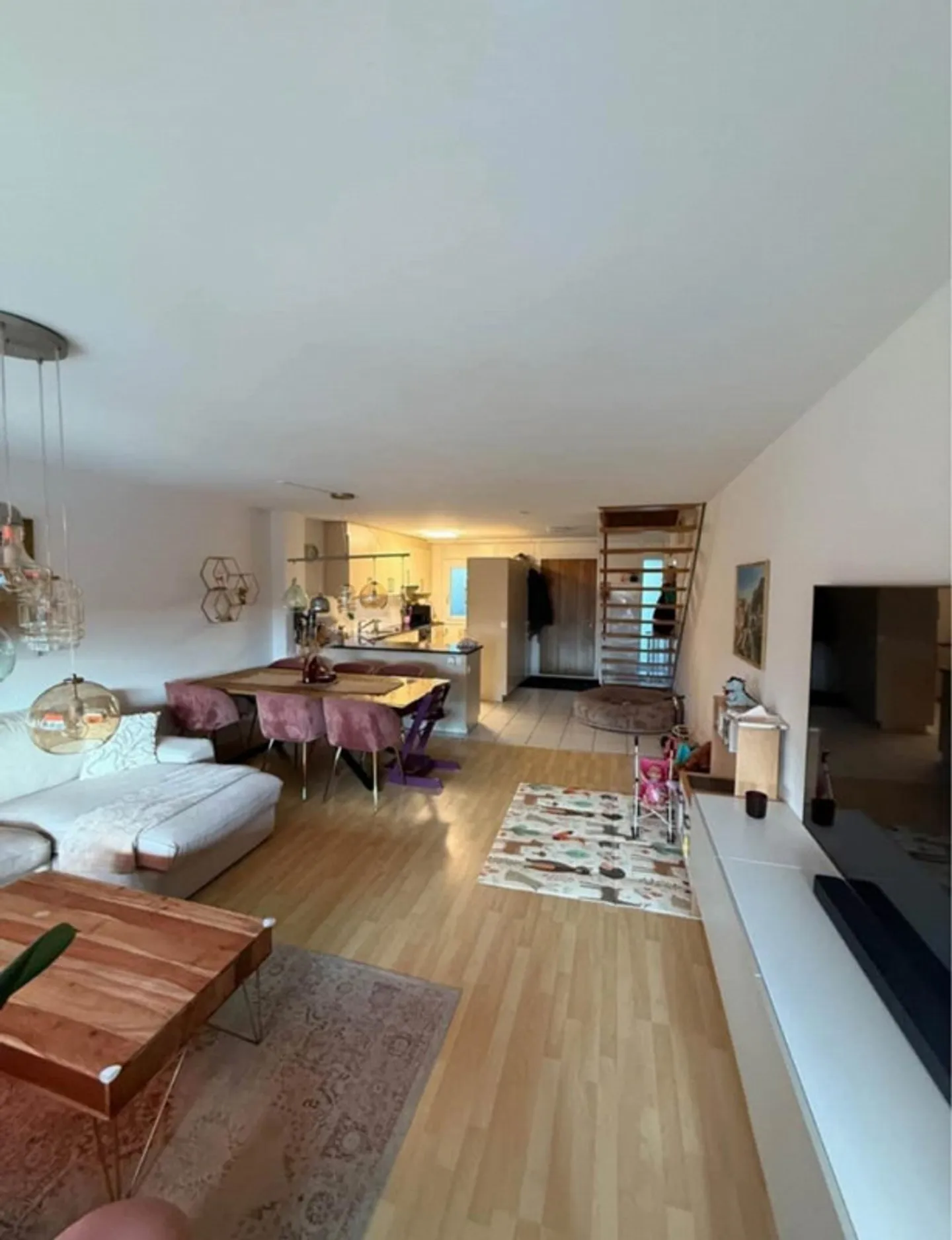 Bright 3.5 Maisonette Apartment - Photo 1 of 1