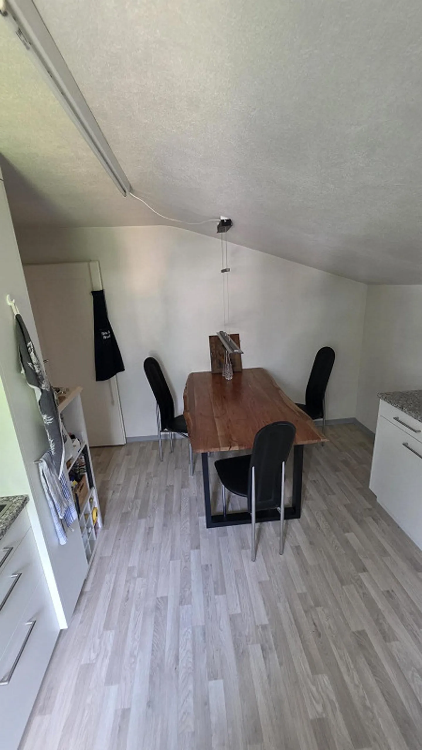 Charmante Dachwohnung - Foto 4 von 4