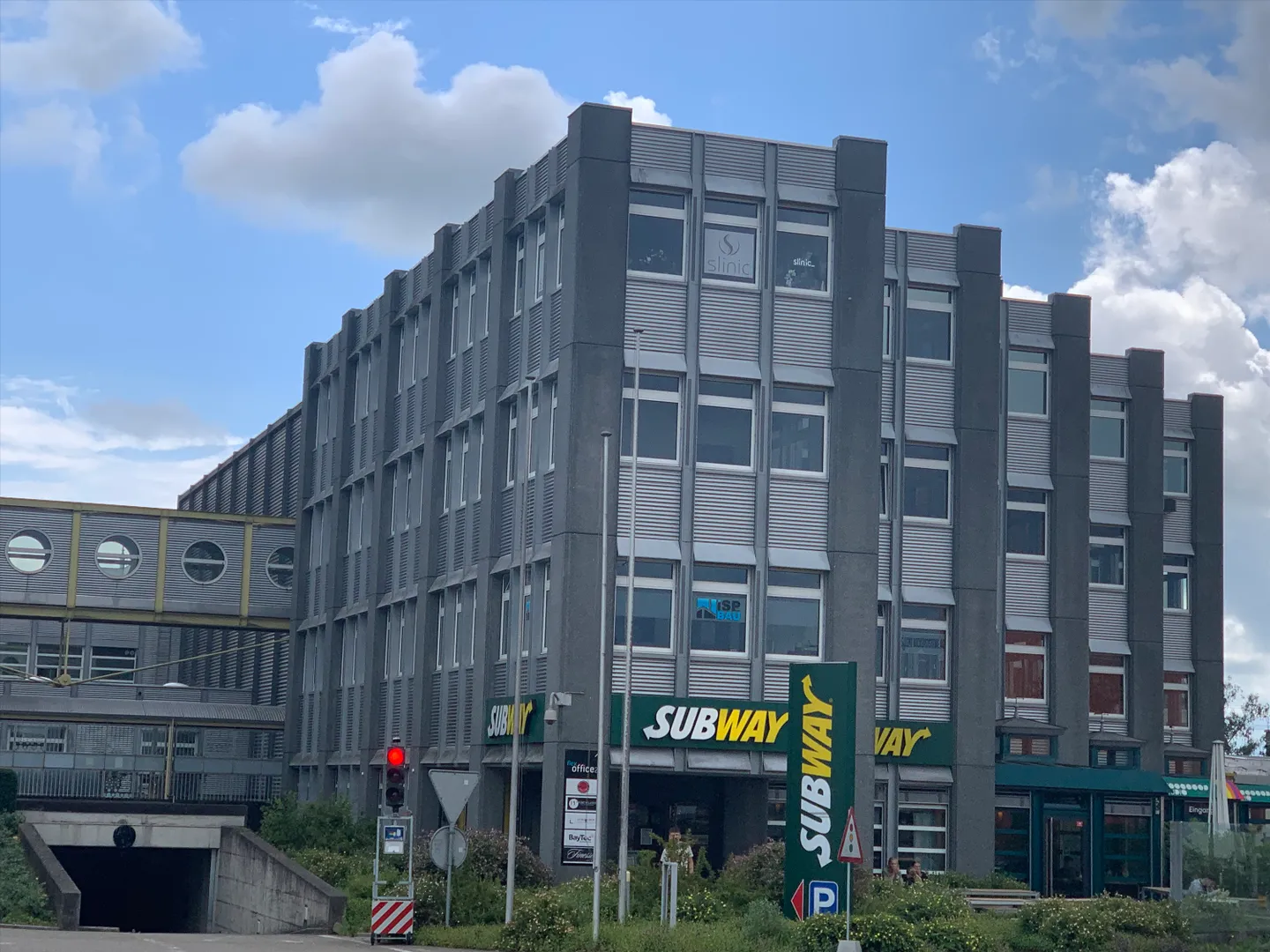 Your new office in a strategically good location, with great infrastructure - Photo 2 of 8