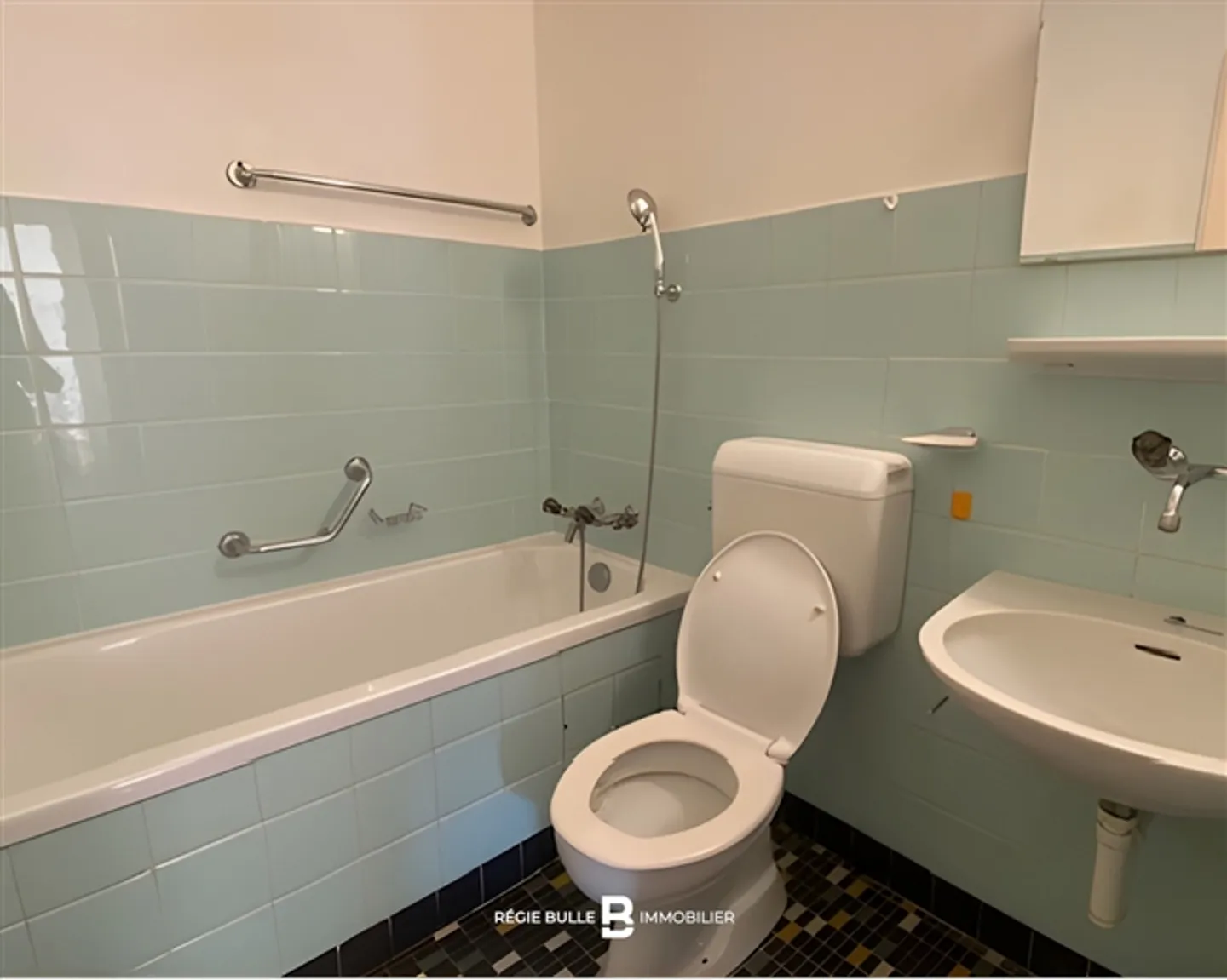 Bulle - Beautiful 4-Room Apartment for Rent - Photo 7 of 7