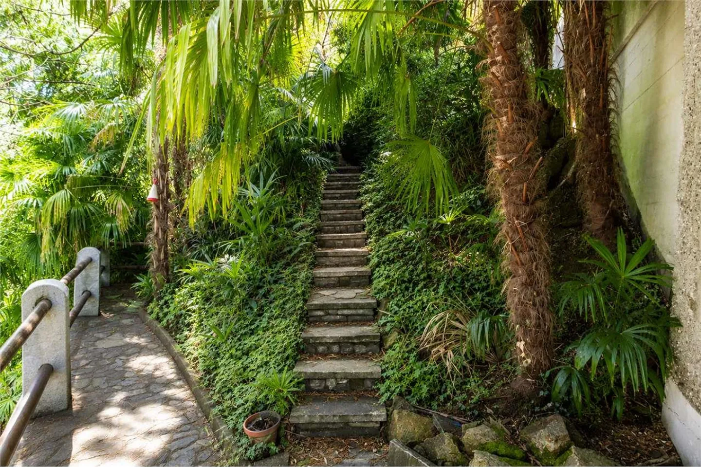 Villa avec plage et quai privé à Montagnola - Photo 12 sur 13