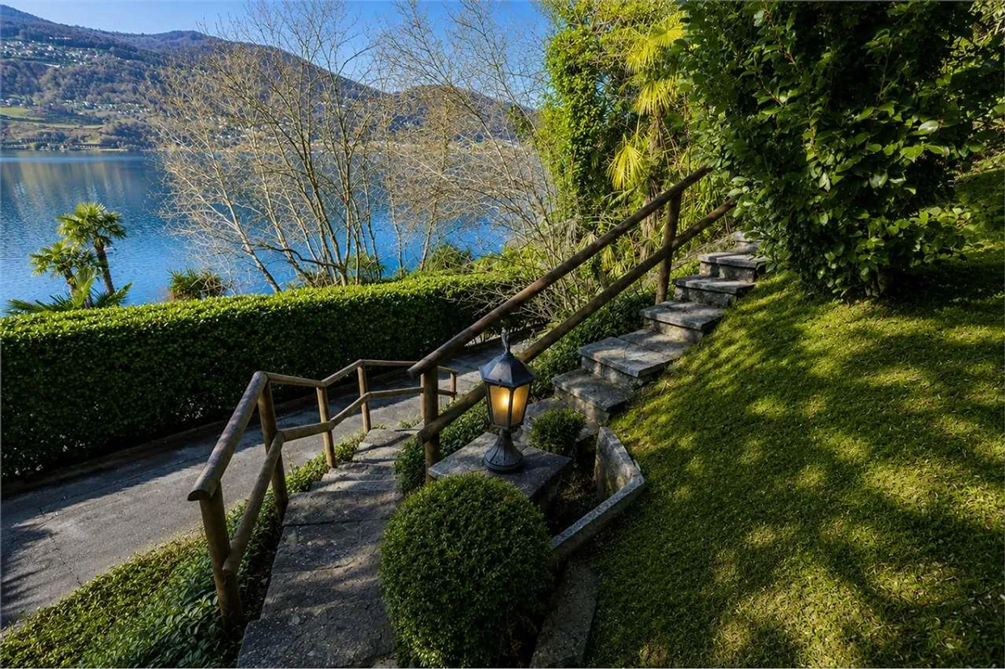 Villa avec plage et quai privé à Montagnola - Photo 5 sur 13