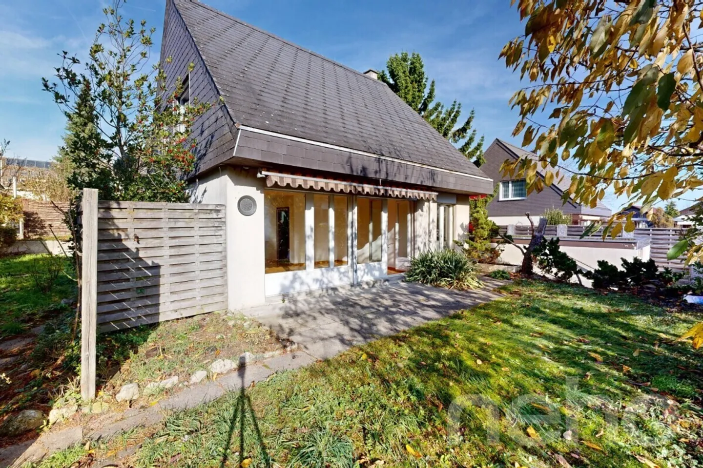 Single-family house in Steinmaur - detached, privacy and potential - Photo 1 of 12