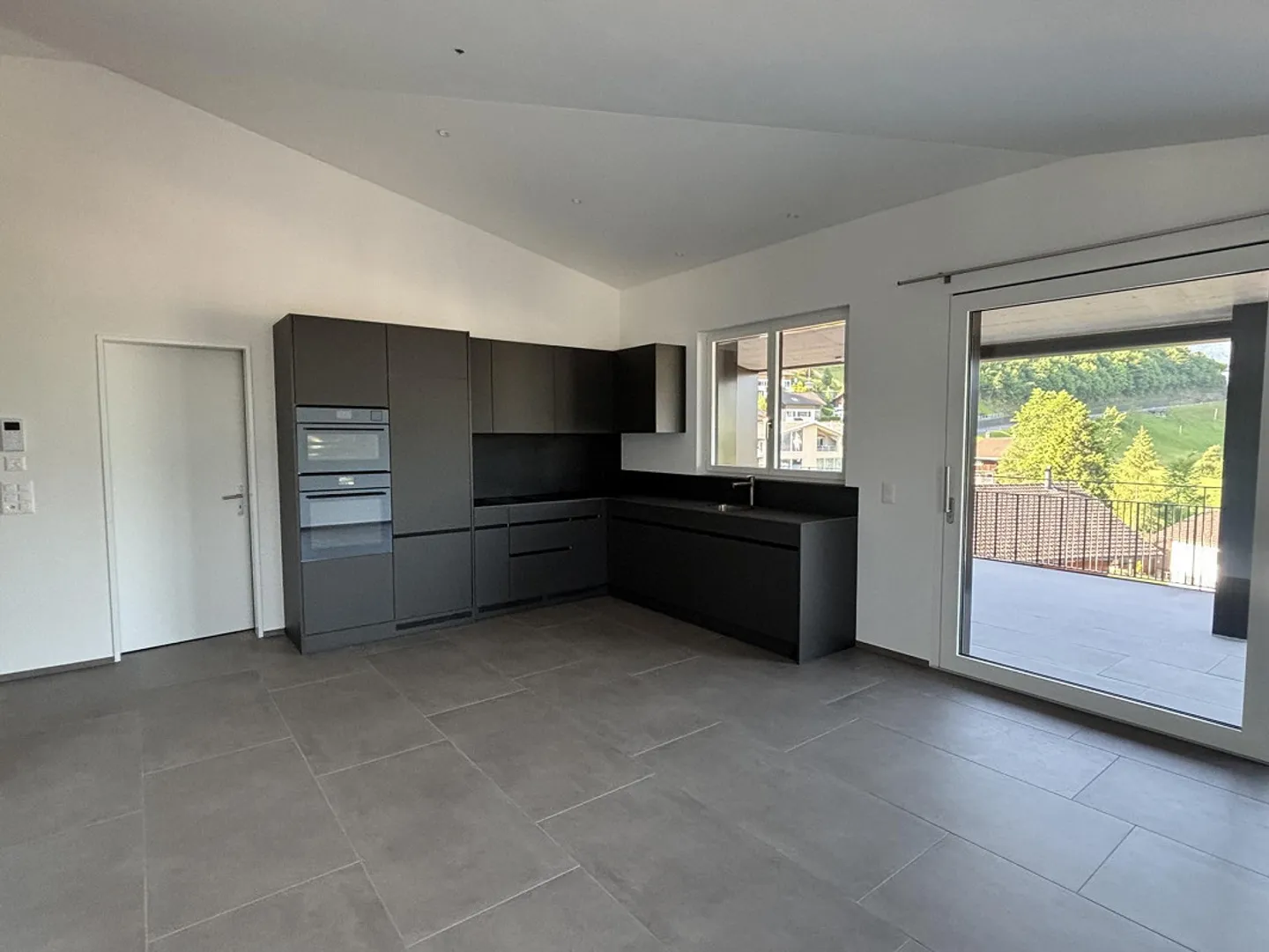 Prima occupazione - Appartamento attico di 2,5 stanze - Foto 4 di 11