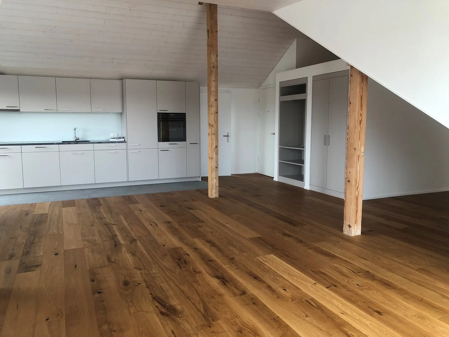 Nouvel appartement en penthouse spacieux avec charme - Photo 1 sur 11