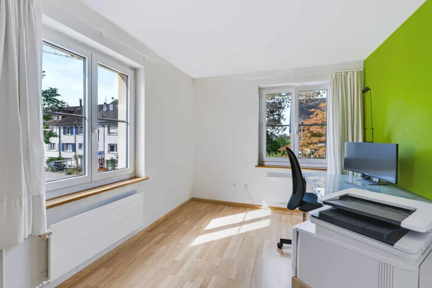 4½-Room Corner Single-Family House with approx. 150 m² of Living Space, Generous Space Offer and Beautiful Garden - Photo 9 of 14