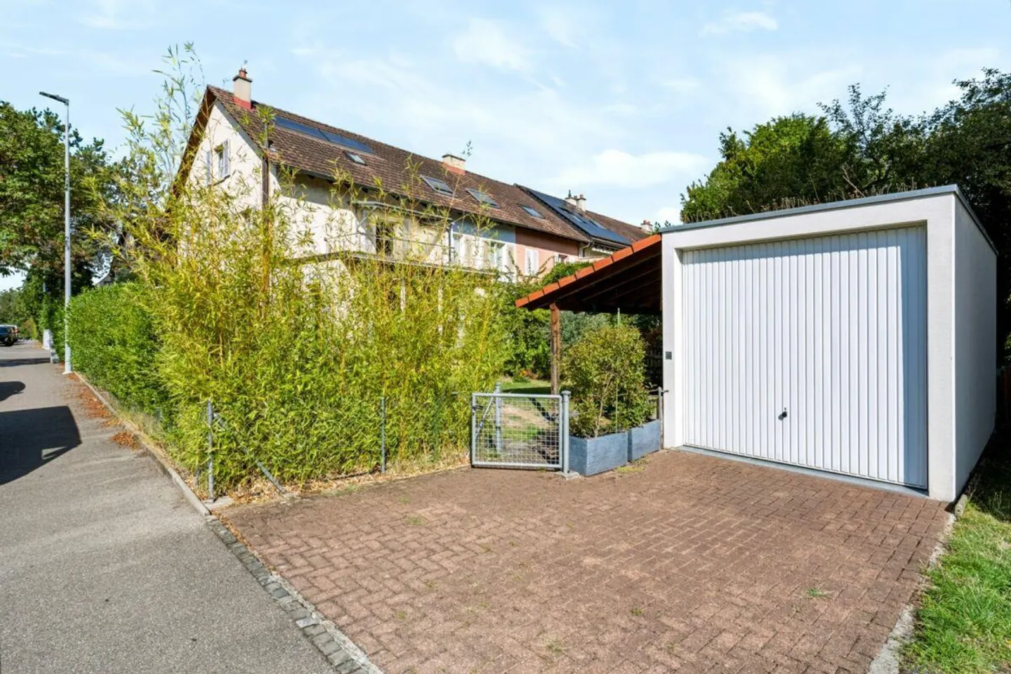 4½-Room Corner Single-Family House with approx. 150 m² of Living Space, Generous Space Offer and Beautiful Garden - Photo 14 of 14