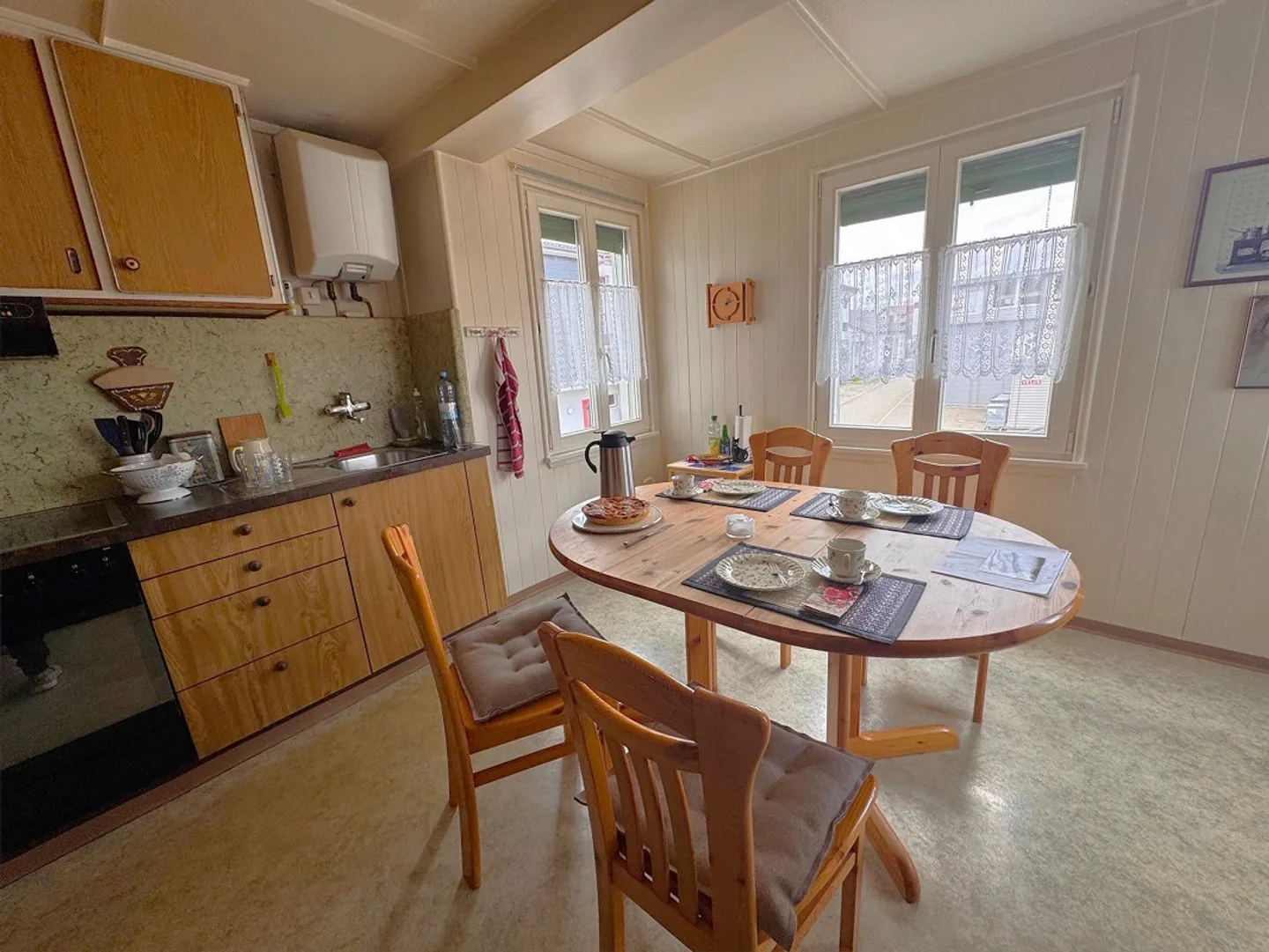 Edificio residenziale con due appartamenti, area commerciale e box garage - Foto 7 di 24