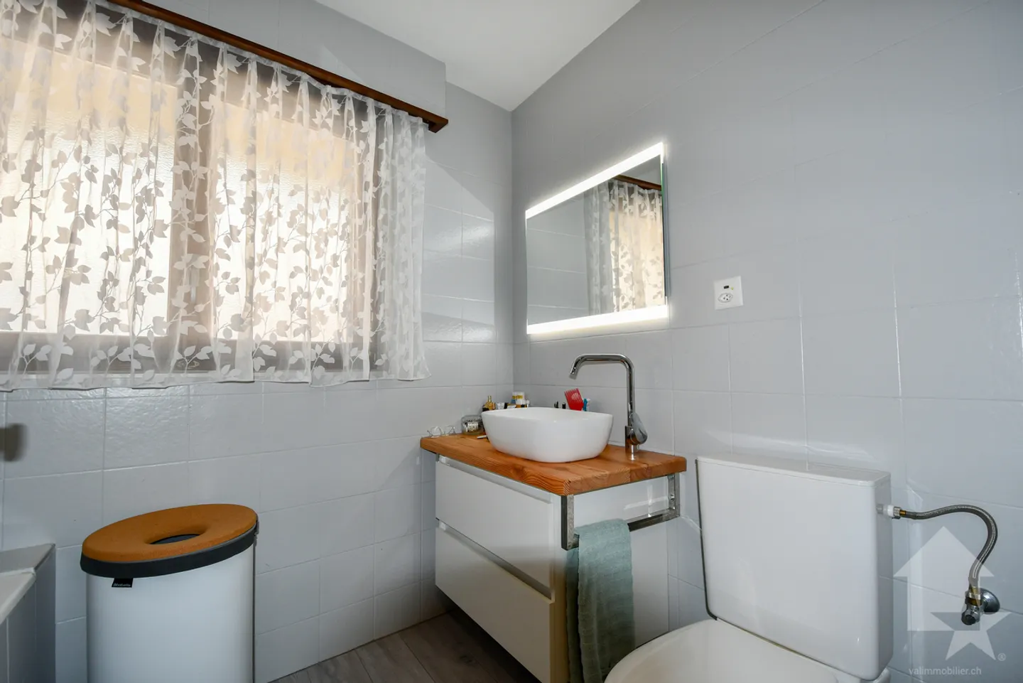 Apartment in the heart of Fully with independent office - Photo 9 of 15