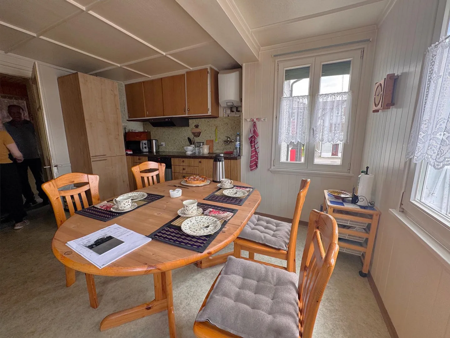 Edificio residenziale con due appartamenti, area commerciale e box garage - Foto 8 di 24